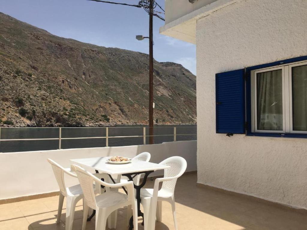 Bed and Breakfast Sifis Loutro Esterno foto
