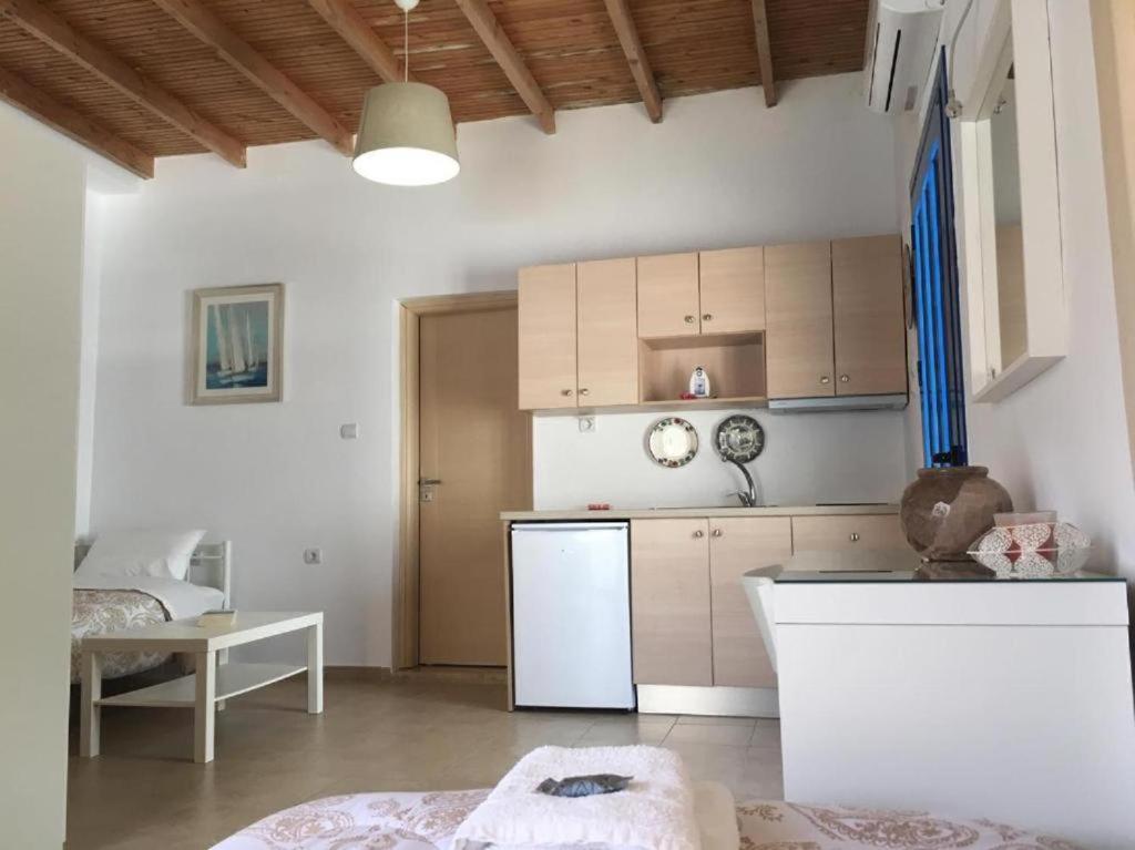 Bed and Breakfast Sifis Loutro Esterno foto