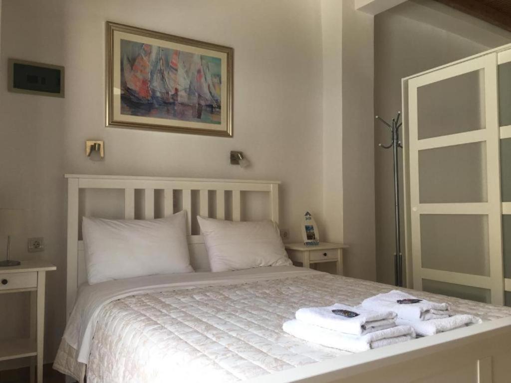 Bed and Breakfast Sifis Loutro Esterno foto